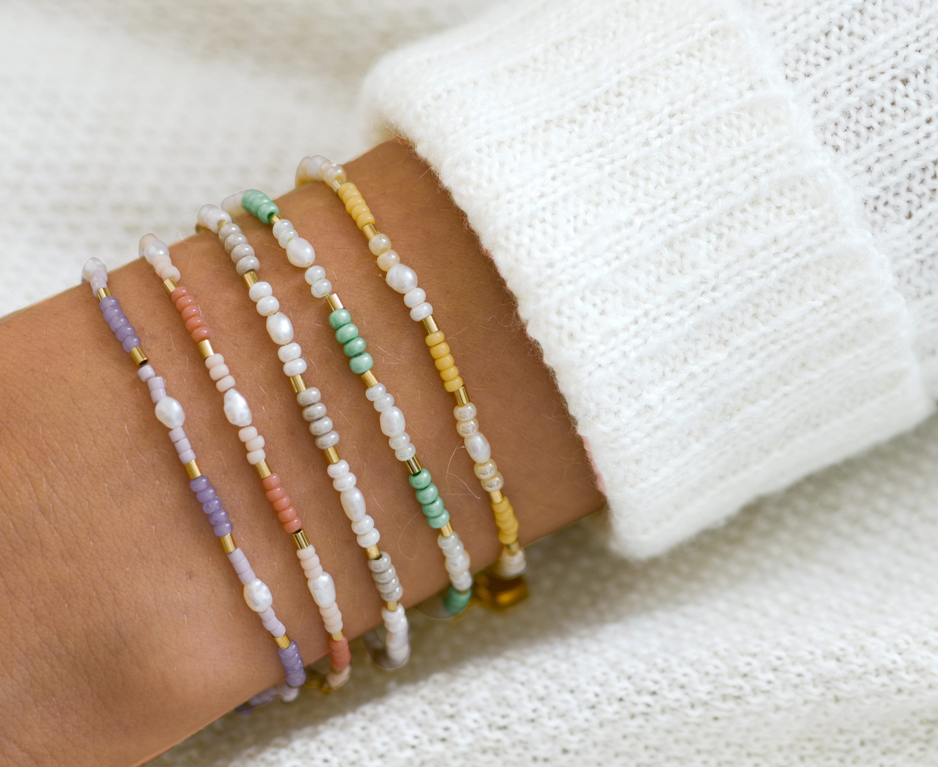 Perlenarmband personalisiert beige | Geschenk Trauzeugin / Brautjungfer | Vevique Jewelry