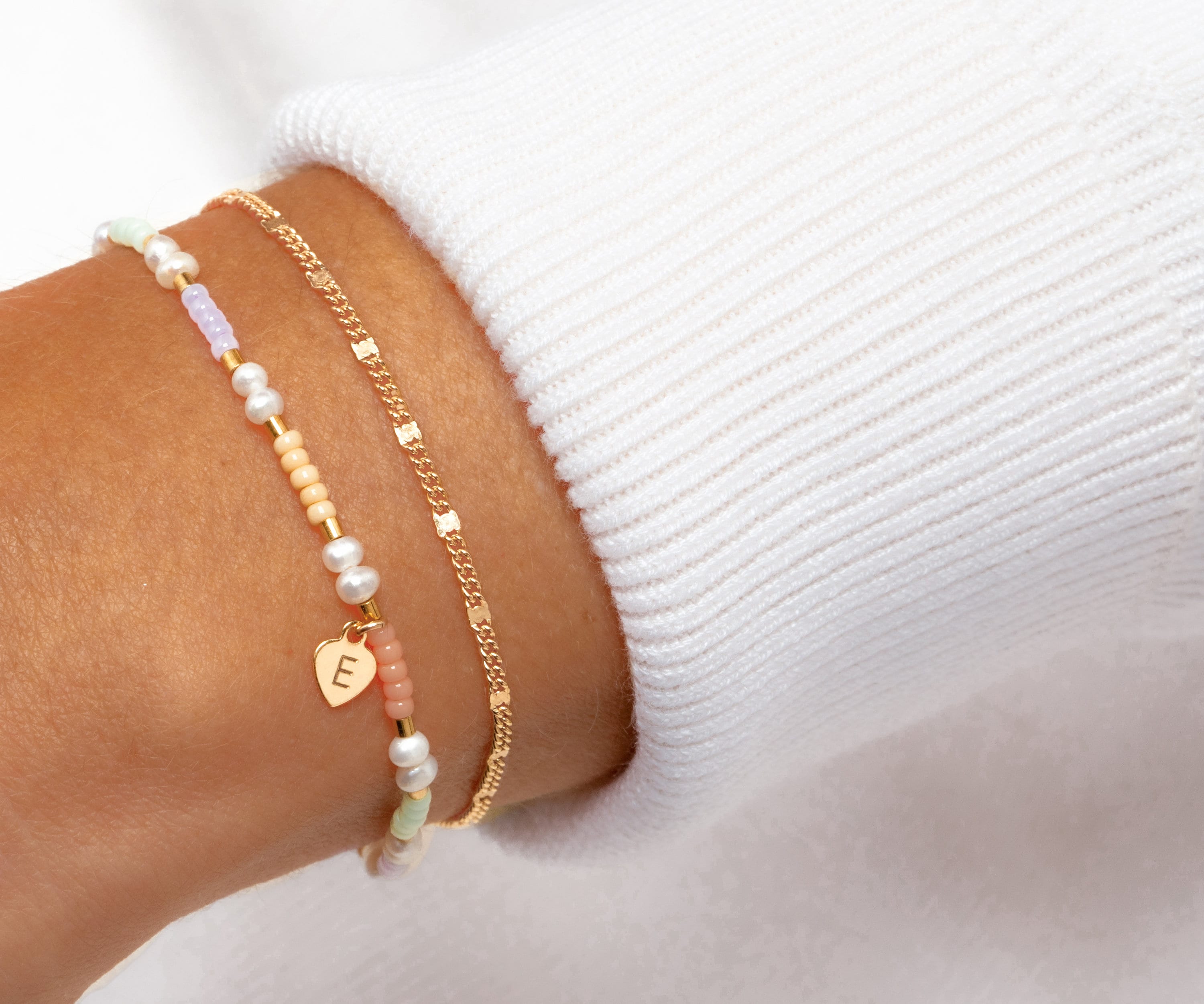 Buntes Perlenarmband personalisiert / Besonderes Geschenk zu Ostern
