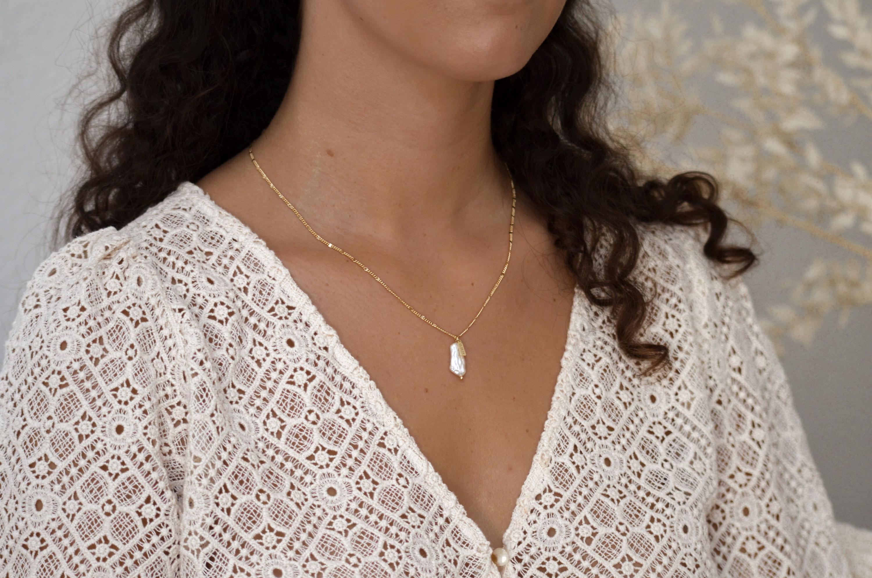 Perlenkette als Hochzeits- und Brautschmuck, personalisierbarer Schmuck