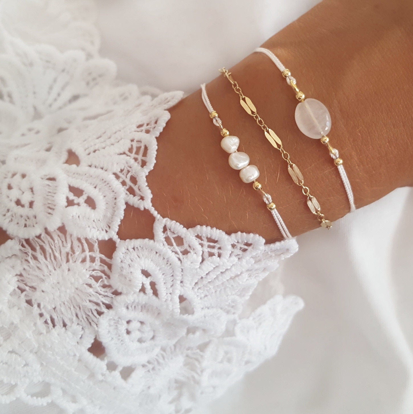 Armband Süßwasserperlen weiß mit optionaler Personalisierung / Gravur