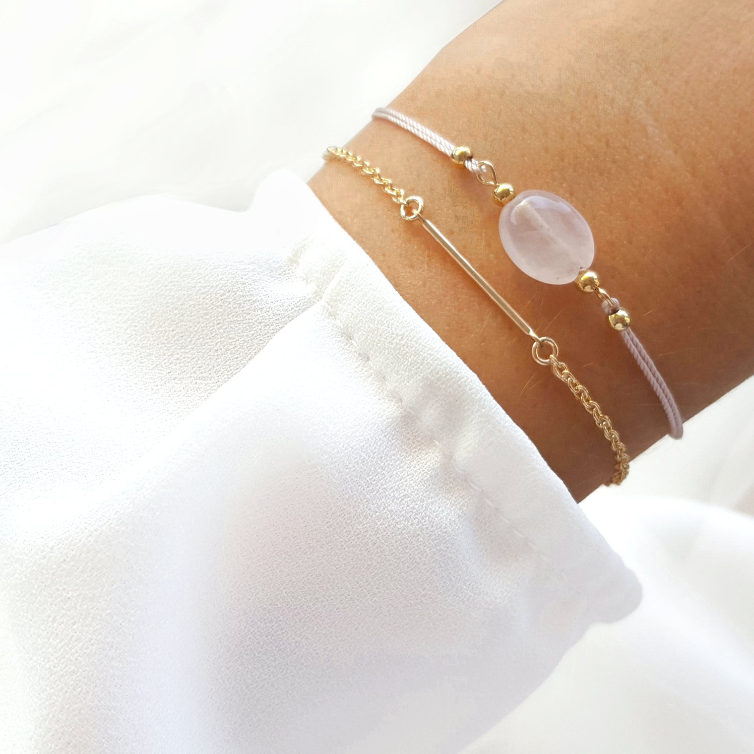 Filigranes Armband mit goldenem Stift-Connector