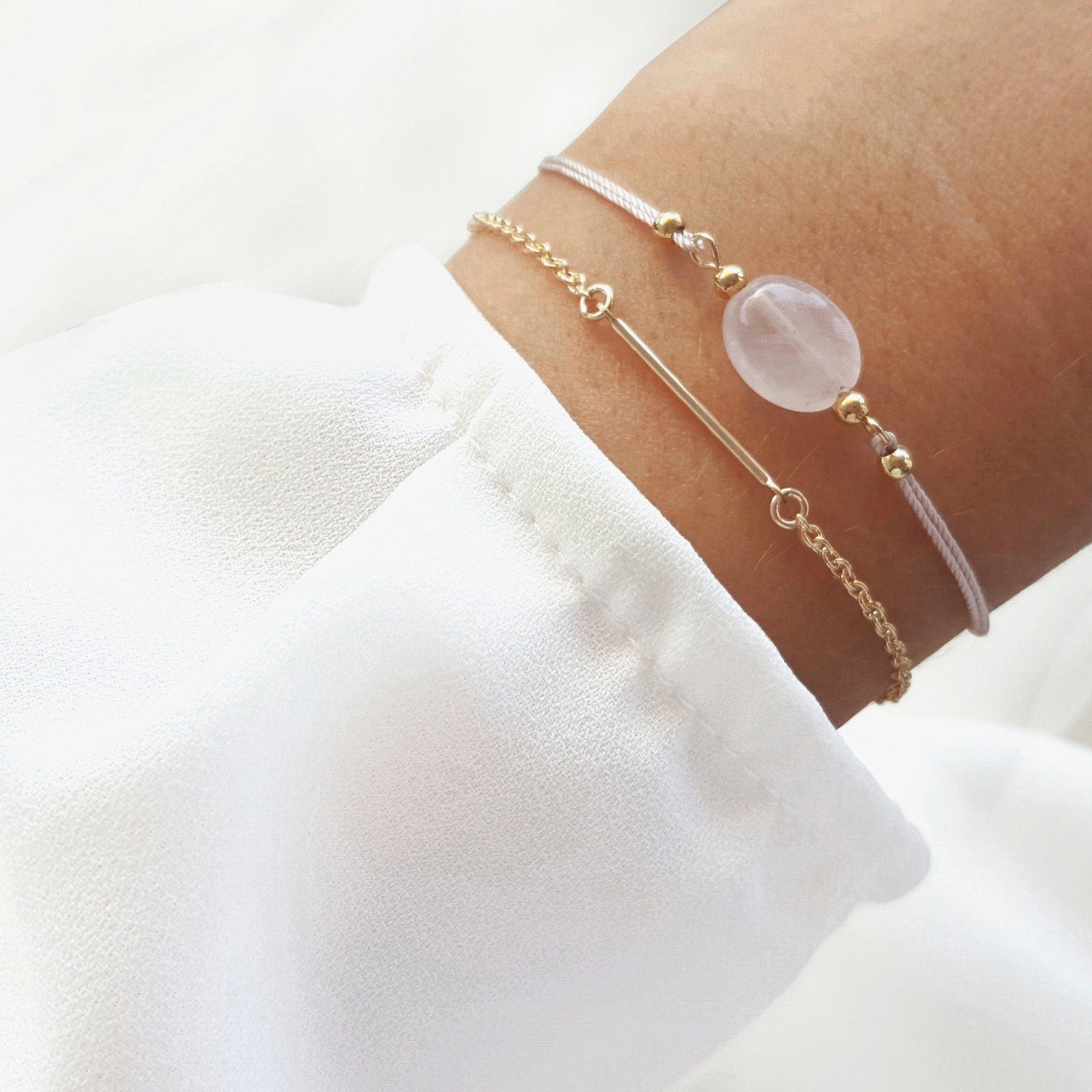 Armband vergoldet mit ovaler Rosenquarzperle mit optionaler Gravur