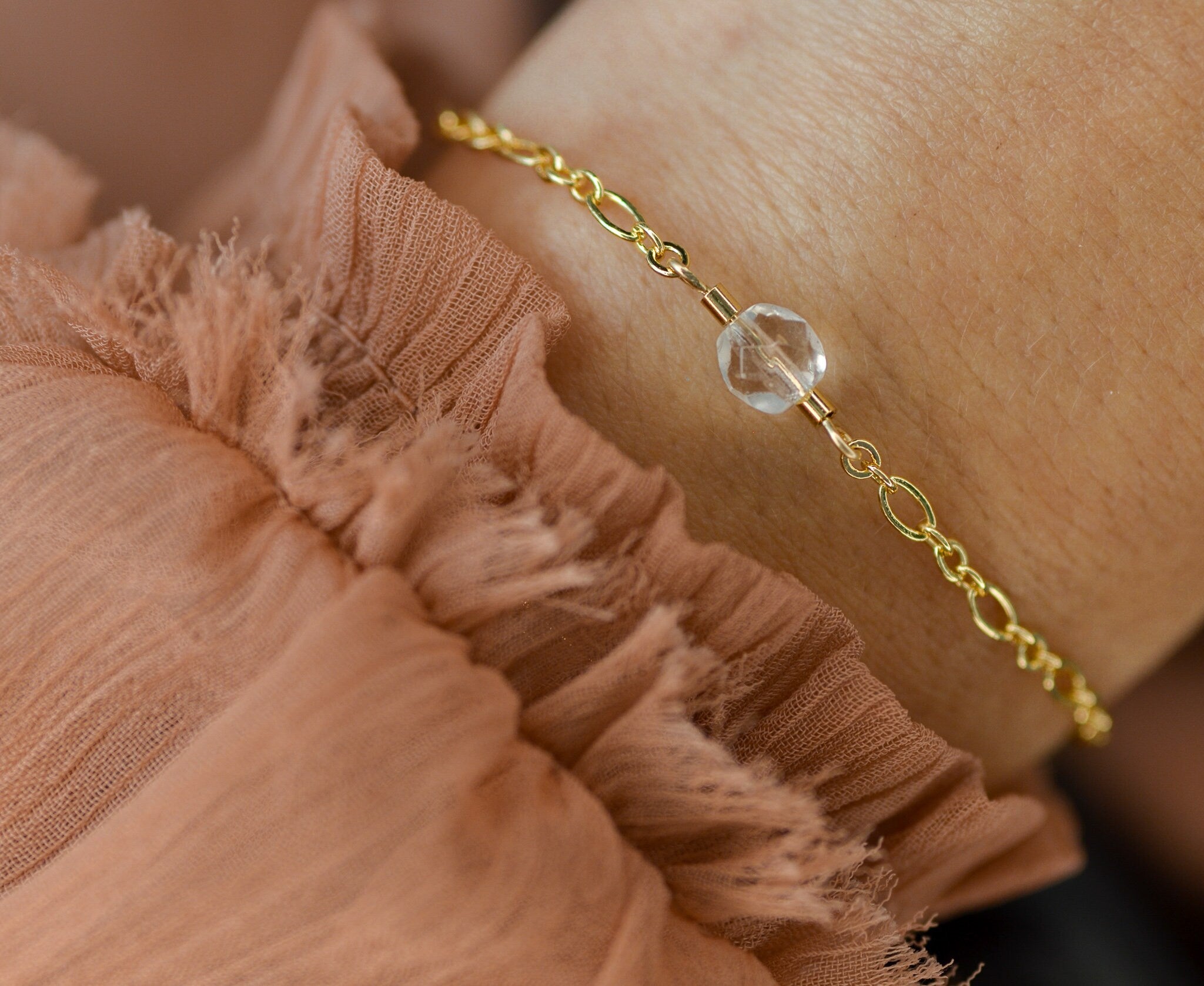 Armband mit facettiertem Glaskristall vergoldet