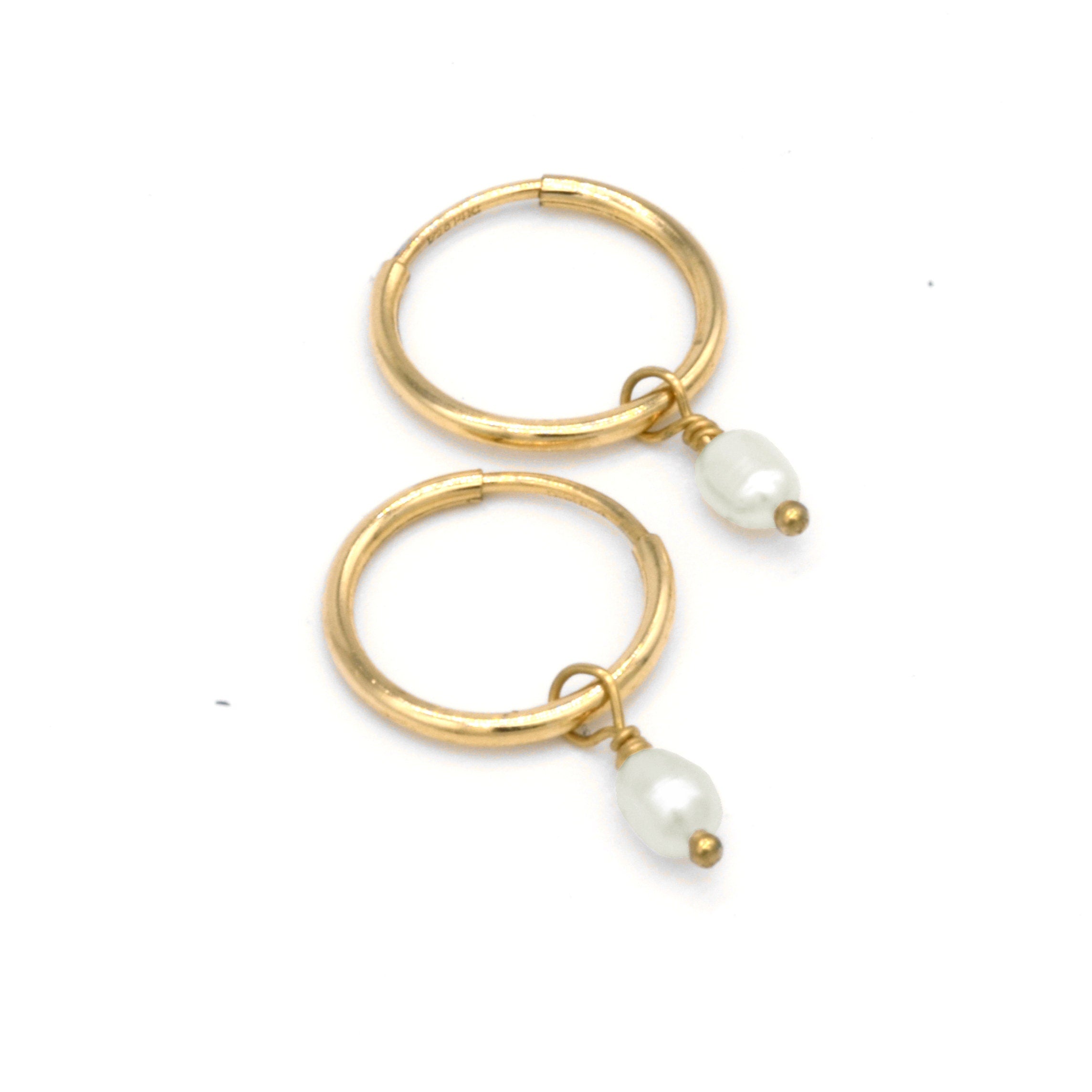 Kleine Creolen gold mit Perlen