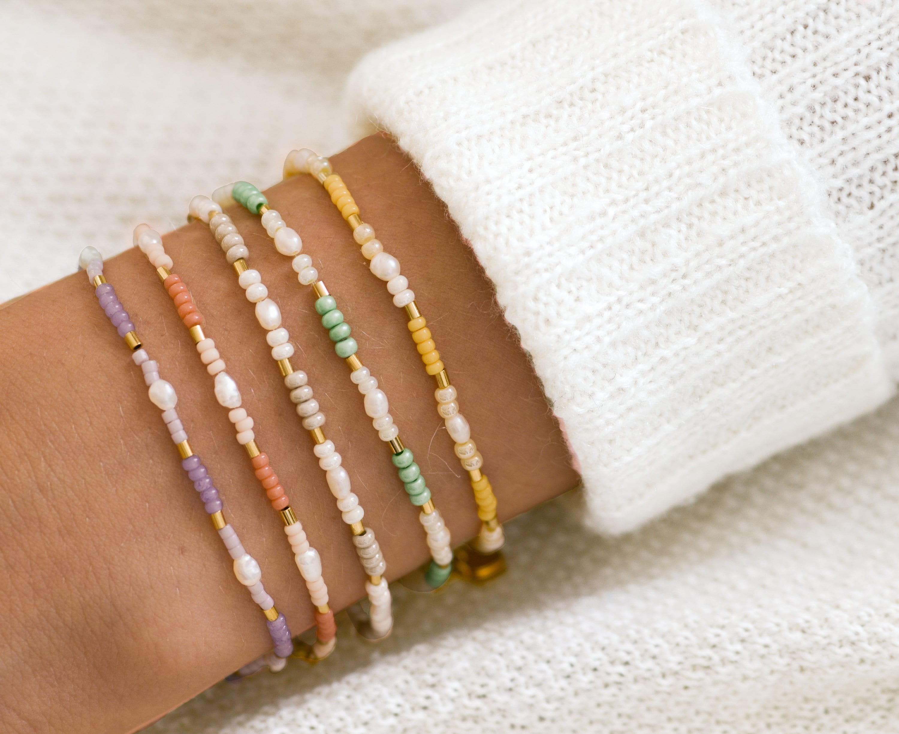 Perlenarmband personalisiert gelb | Geschenk Valentinstag für Freundin | Vevique Jewelry