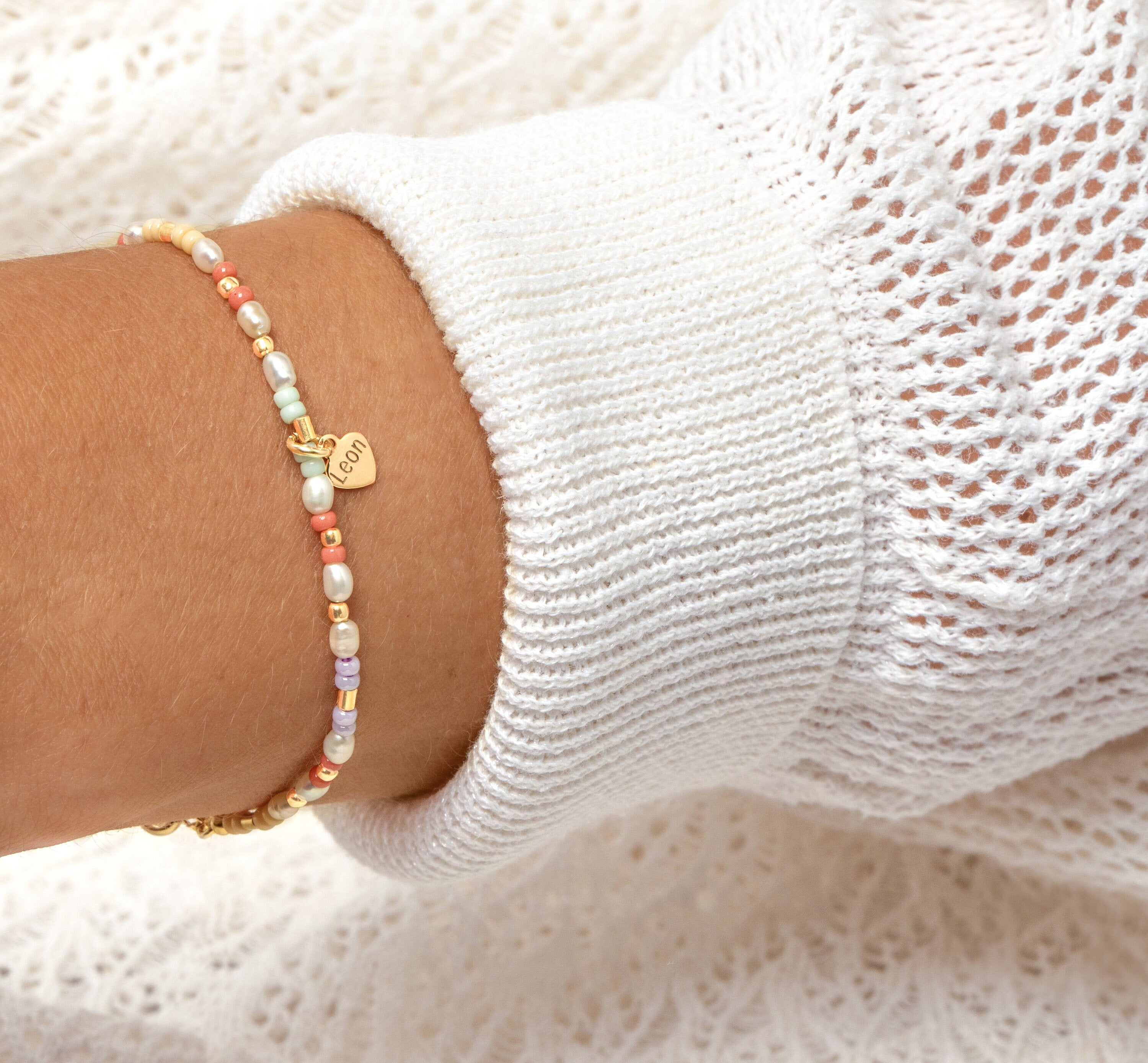 Personalisiertes Perlenarmband bunt, Weihnachtsgeschenk für Frauen