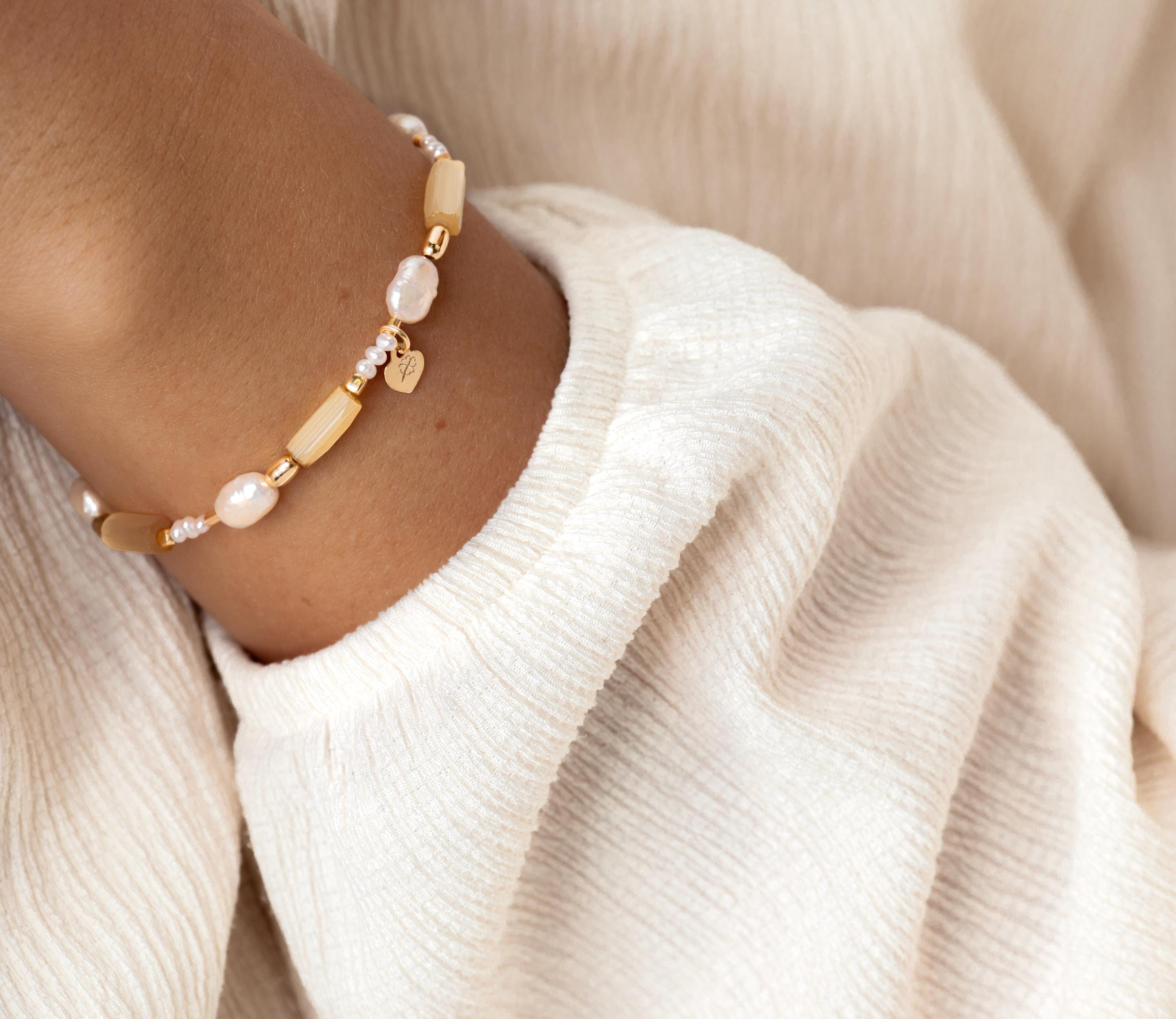 Weihnachtsgeschenk für Sie: Personalisiertes Perlenarmband mit gelben Tubeperlen