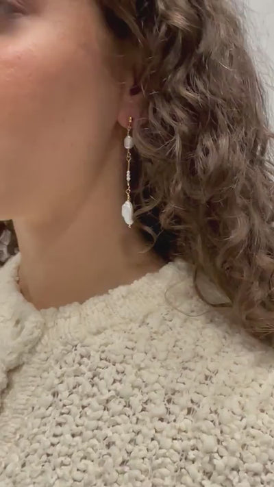 Hängeohrringe mit unregelmäßigen Perlen - Brautohrringe - Hochzeitsschmuck - Perlenohrringe